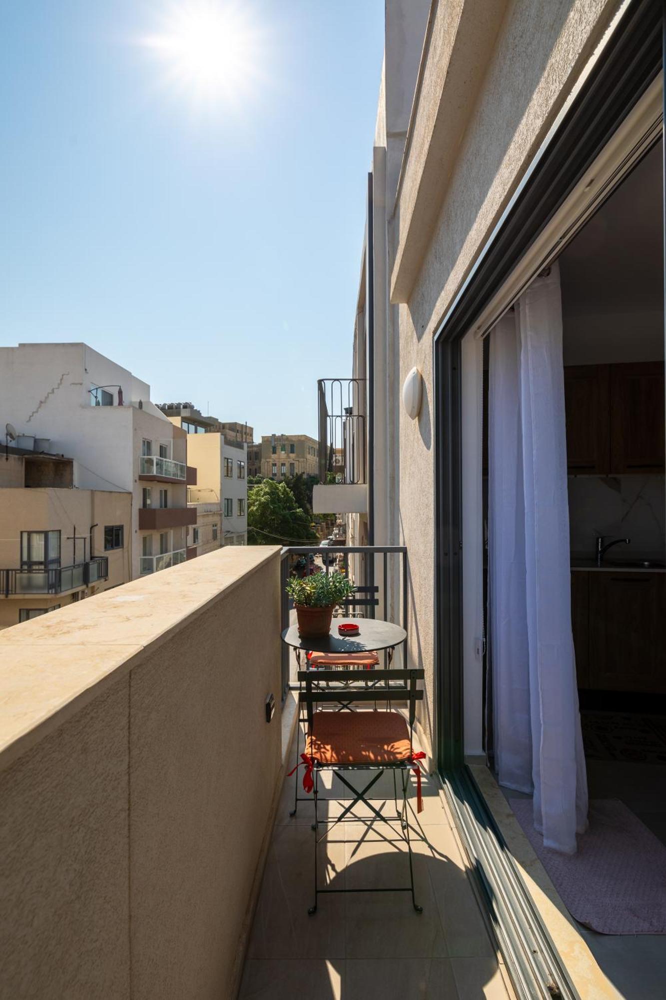 Modern 2Br Stylish Apartment With 2 Balconies - Close To St Julian'S & Sliema & Yacht Marina Pietà 外观 照片